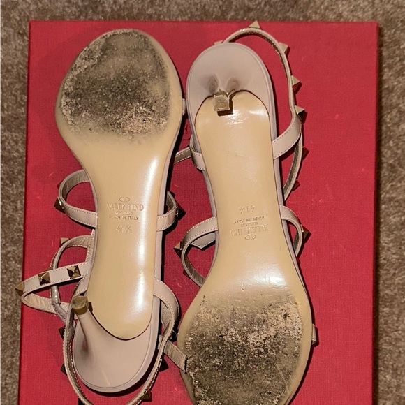 Valentino Garavani’s Rockstud sandal - Picture 5 of 8